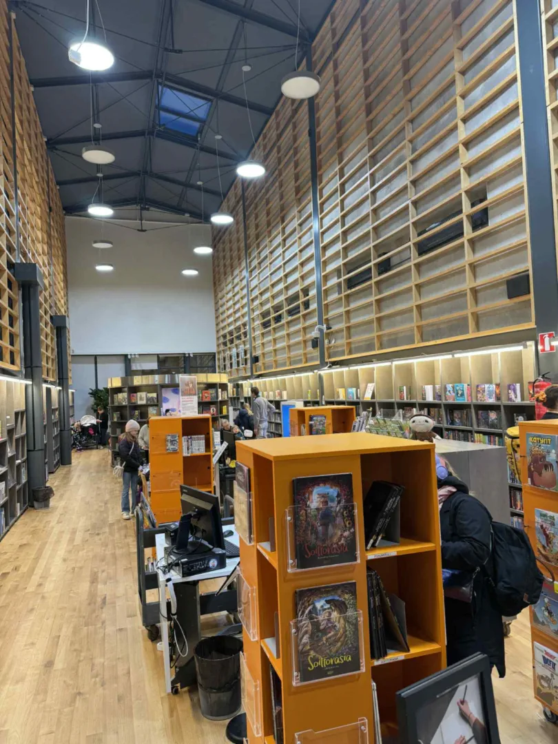 Lippulaiva biblioteka, espoo