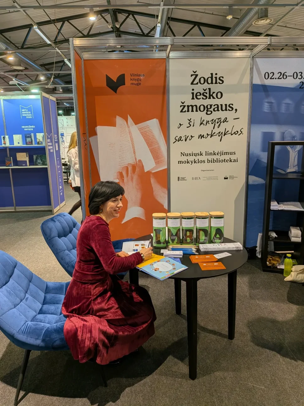 Lietuvos Respublikos kultūros ministrė Vaida Aleknavičienė siunčia linkėjimų mokyklos bibliotekai